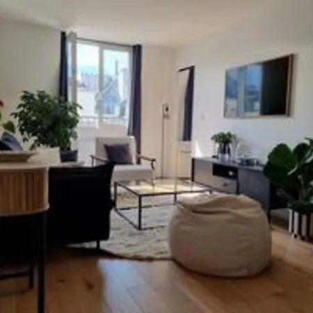 Apartment Bright And Cozy Nest In 2nd *